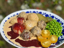 Lade das Bild in den Galerie-Viewer, Lingonsaus – eine wilde blutrote Chilisauce auf Preiselbeeren – Frigg's Blazing Nectar